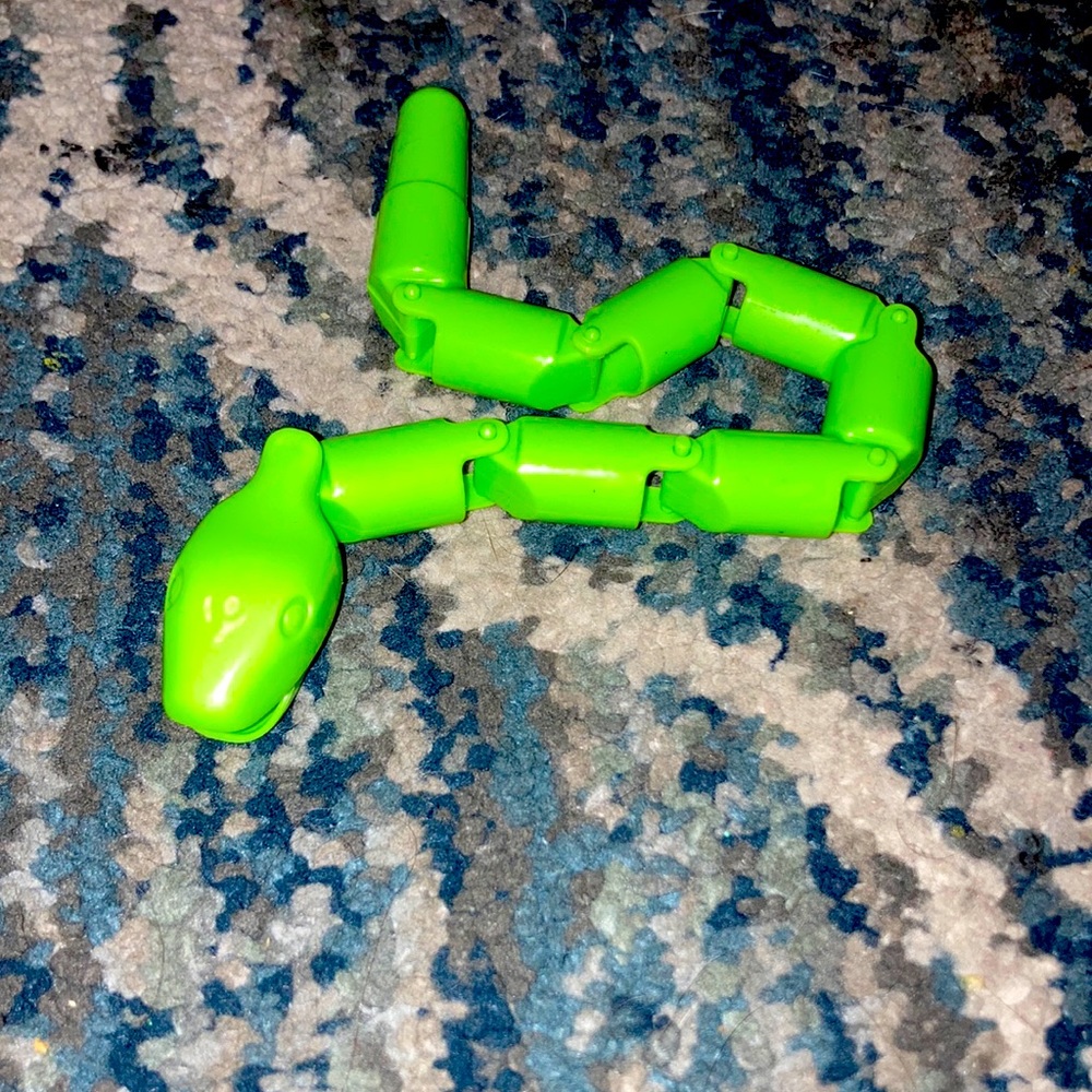 Color green